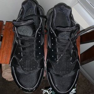 Women’s size 8.5 Nike Huarache